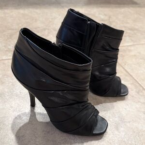 Delicioso Women’s Black Heels